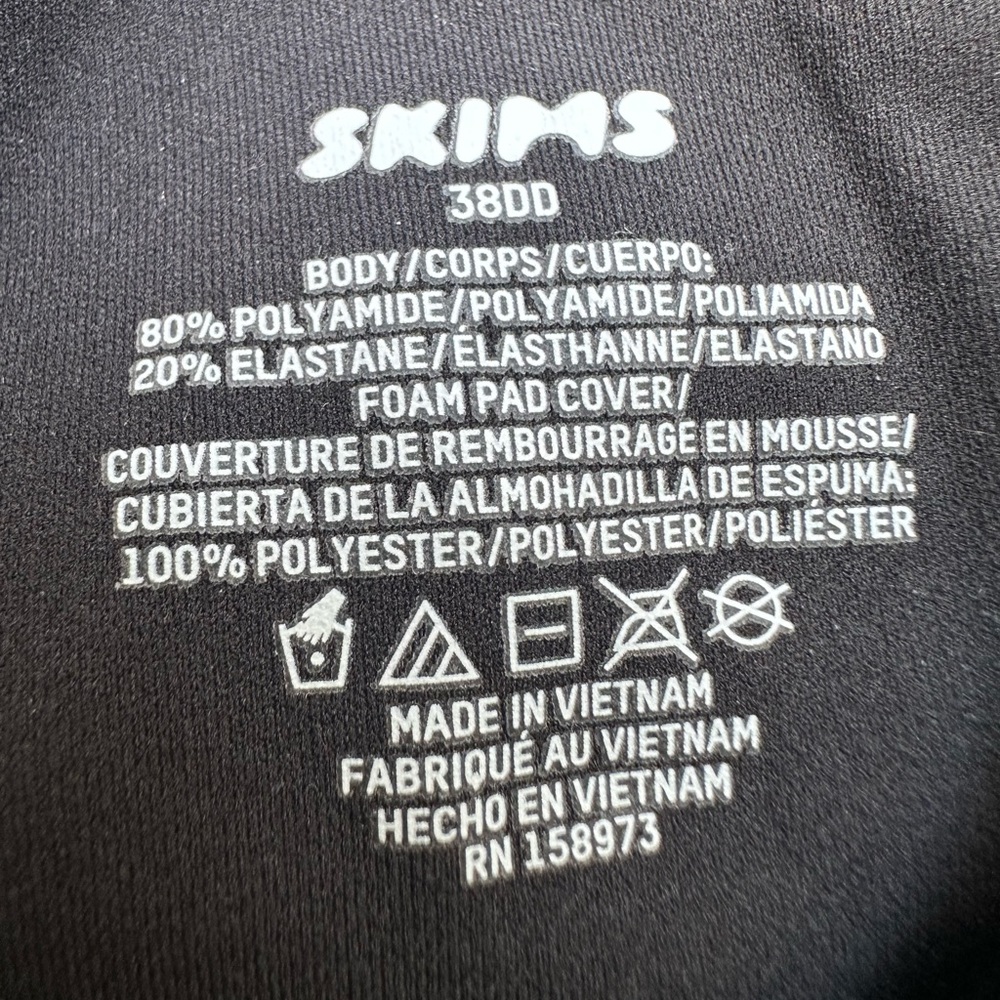 SKIMS Fits Everybody Strapless Bra Black 38DD NWT - Picture 4 of 4